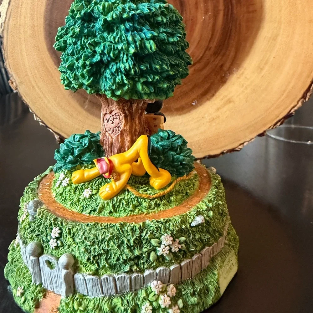 Vintage Disney: Mickey, Minnie & Pluto in Park With Bell Jar/Dome (Pluto Damage) - Picture 7 of 12